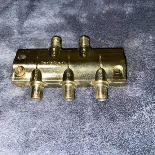 Radio Shack 4 Way Splitter 75-Ohm Gold Plated Coax Cable/Satellite